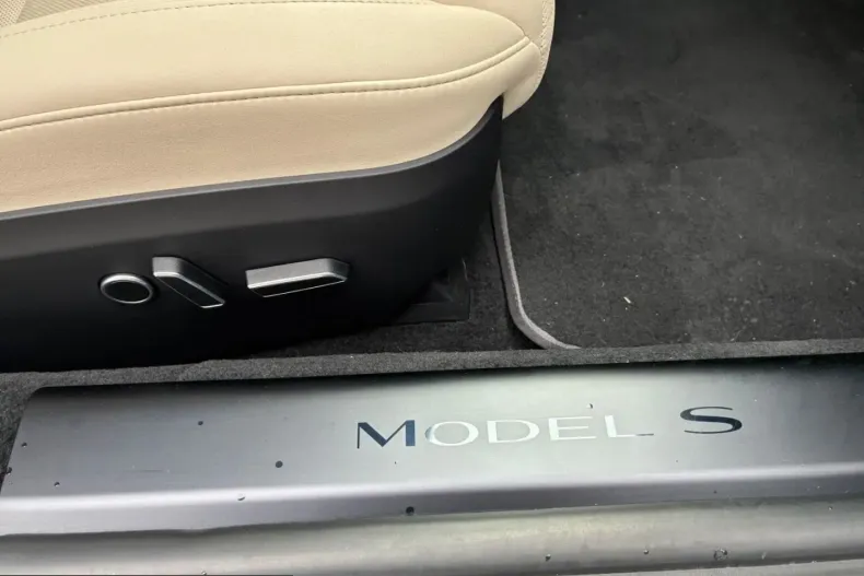 Tesla Model S din 2023 cu 63.180 km - oferta TES210712 - foto 17
