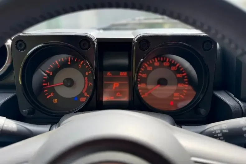 Suzuki Jimny din 2026 cu 10 km - oferta SUZ210715 - foto 18