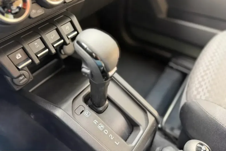 Suzuki Jimny din 2026 cu 10 km - oferta SUZ210715 - foto 22