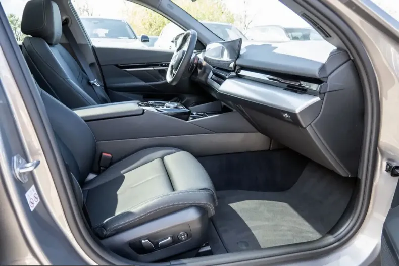BMW 520 (Seria 5) din 2024 cu 26.900 km - oferta BMW210716 - foto 6