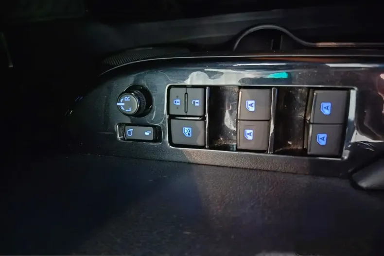 Toyota Hilux din 2024 cu 24.900 km - oferta TOY210738 - foto 18