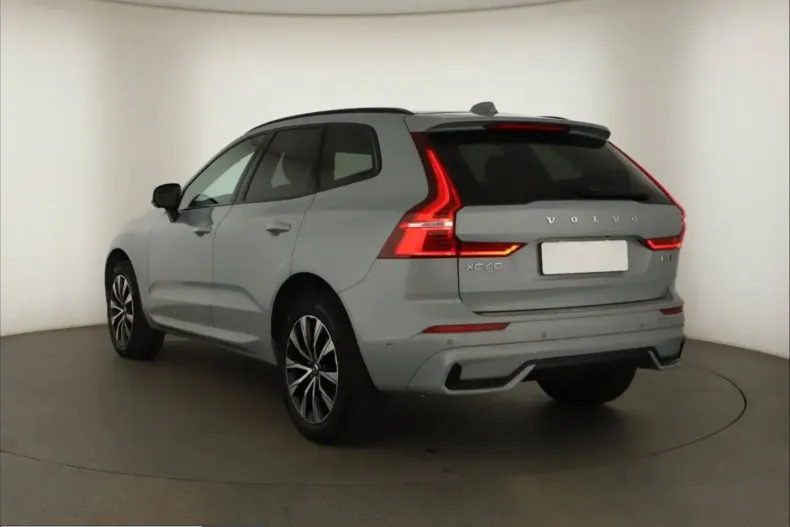 Volvo XC60 din 2023 cu 54.950 km - oferta VOL210750 - foto 4