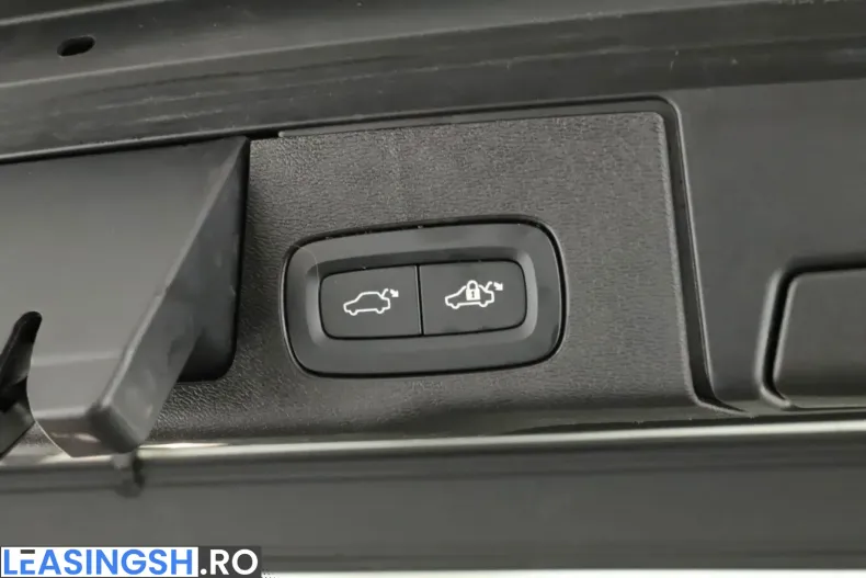 Volvo XC60 din 2023 cu 54.950 km - oferta VOL210750 - foto 19