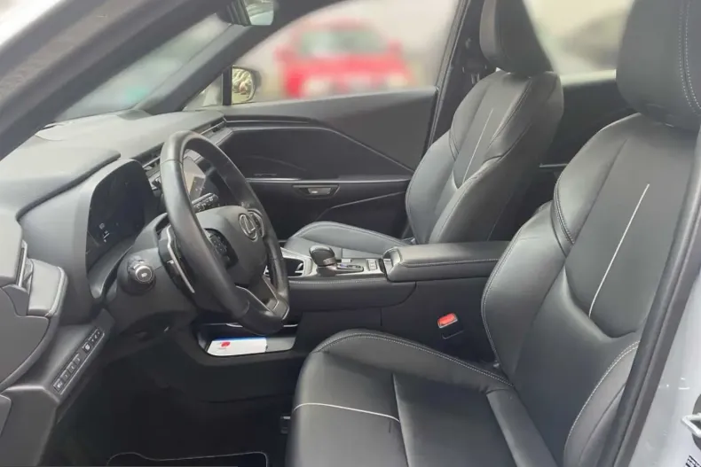 Lexus LBX din 2024 cu 15.000 km - oferta LEX210757 - foto 10