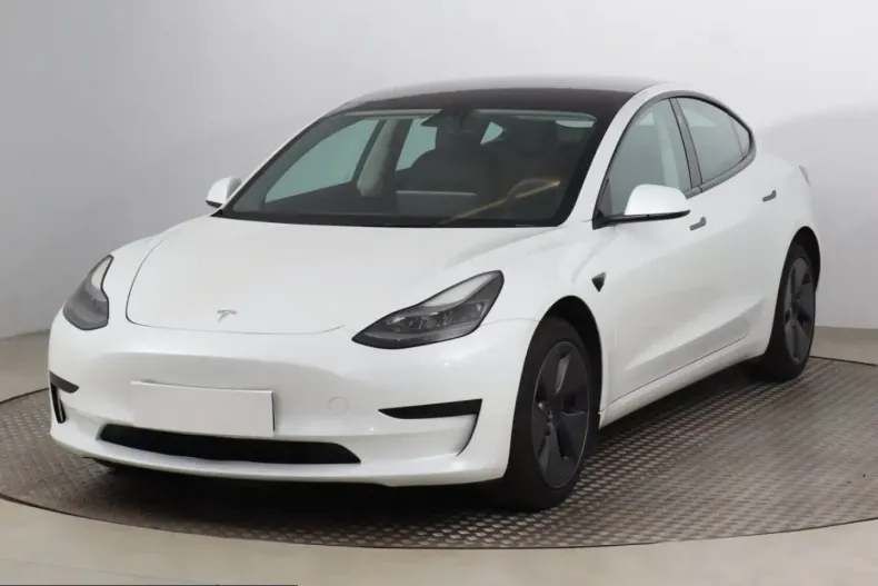 Tesla Model 3 din 2023 cu 44.038 km - oferta TES210768 - foto 2