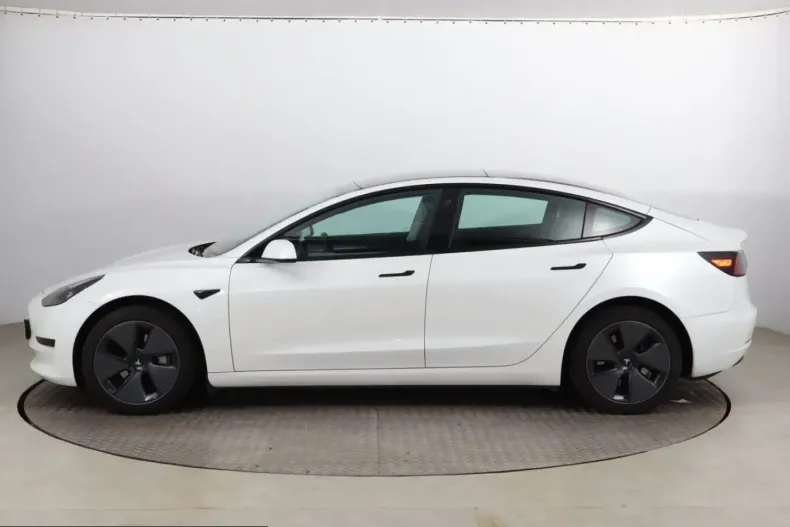 Tesla Model 3 din 2023 cu 44.038 km - oferta TES210768 - foto 3
