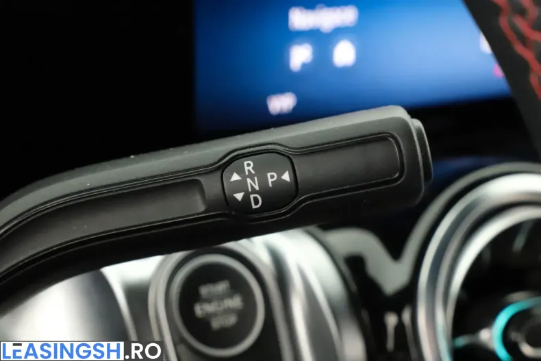 Mercedes-Benz GLB 200 (Clasa GLB) din 2025 cu 23.100 km - oferta MER210769 - foto 10