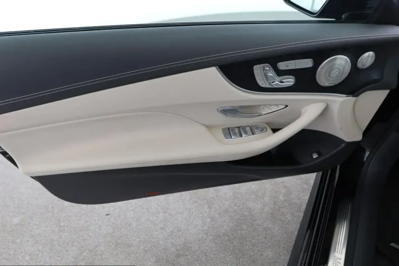 Mercedes-Benz E 400 (Clasa E) din 2023 cu 88.029 km - oferta MER210777 - foto 12