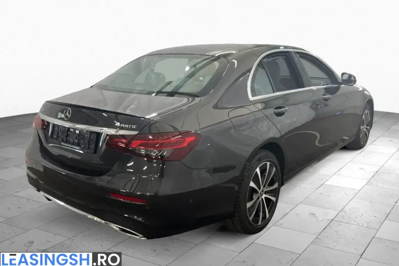 Mercedes-Benz E 300 (Clasa E) din 2022 cu 54.205 km - oferta MER210781 - foto 3