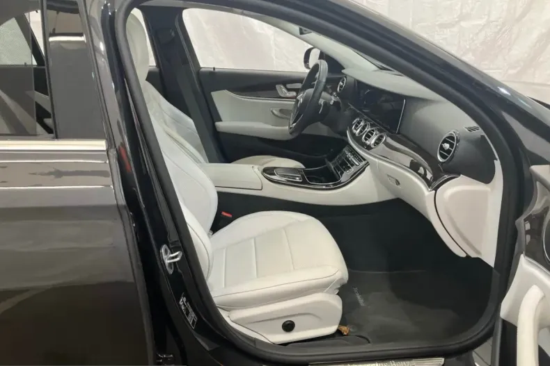 Mercedes-Benz E 300 (Clasa E) din 2022 cu 54.205 km - oferta MER210781 - foto 7