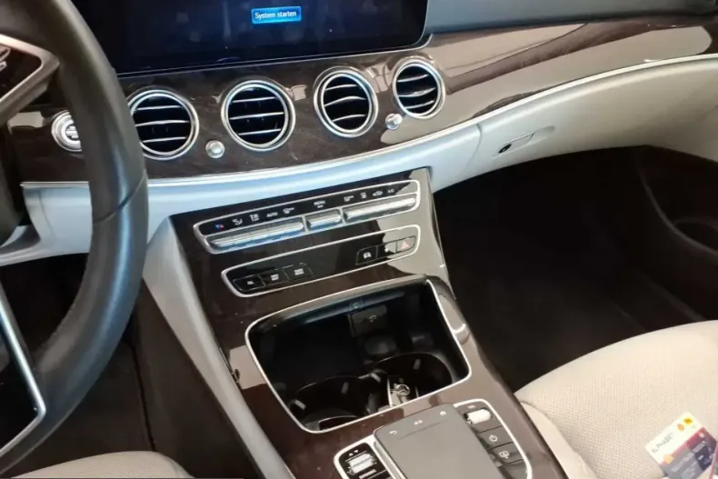 Mercedes-Benz E 300 (Clasa E) din 2022 cu 54.205 km - oferta MER210781 - foto 16