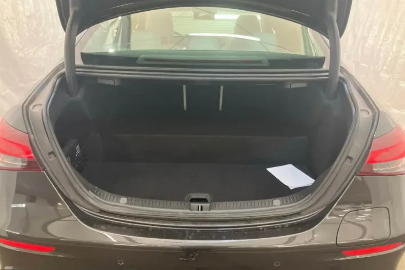 Mercedes-Benz E 300 (Clasa E) din 2022 cu 54.205 km - oferta MER210781 - foto 21