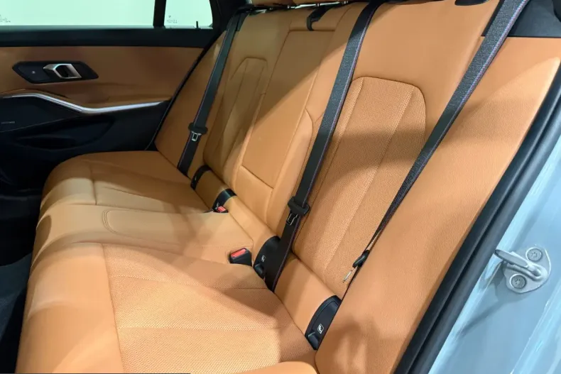 BMW M340i (Seria 3) din 2025 cu 16.350 km - oferta BMW210787 - foto 22