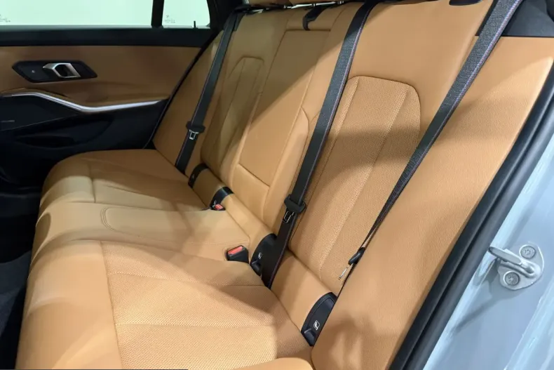 BMW M340i (Seria 3) din 2025 cu 16.339 km - oferta BMW210788 - foto 22