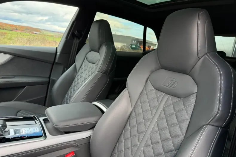 Audi SQ8 din 2025 cu 6.800 km - oferta AUD210808 - foto 31