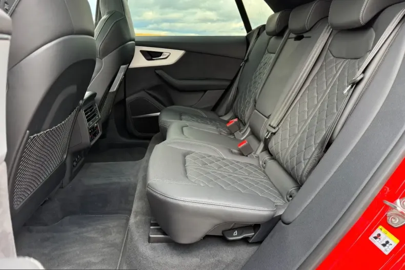 Audi SQ8 din 2025 cu 6.800 km - oferta AUD210808 - foto 38