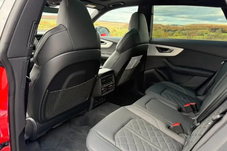 Audi SQ8 din 2025 cu 6.800 km - oferta AUD210808 - foto 43