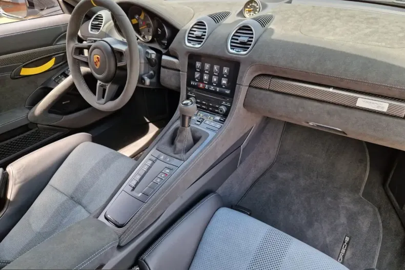 Porsche Cayman din 2022 cu 3.400 km - oferta POR210812 - foto 2