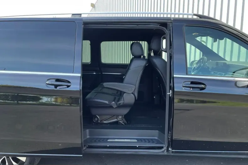 Mercedes-Benz V 300 (Clasa V) din 2025 cu 29.300 km - oferta MER210827 - foto 9