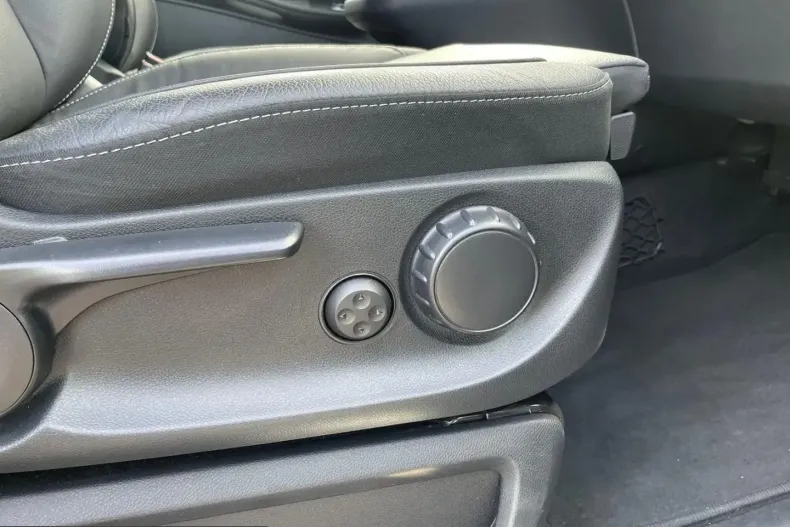 Mercedes-Benz V 300 (Clasa V) din 2025 cu 29.300 km - oferta MER210827 - foto 32