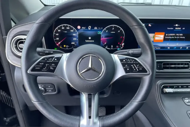 Mercedes-Benz V 300 (Clasa V) din 2024 cu 32.900 km - oferta MER210831 - foto 17