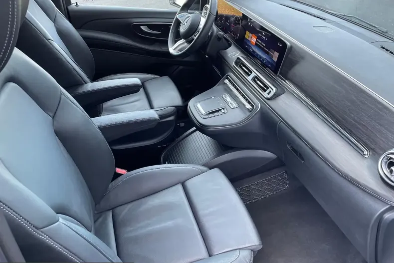 Mercedes-Benz V 300 (Clasa V) din 2024 cu 32.900 km - oferta MER210831 - foto 29