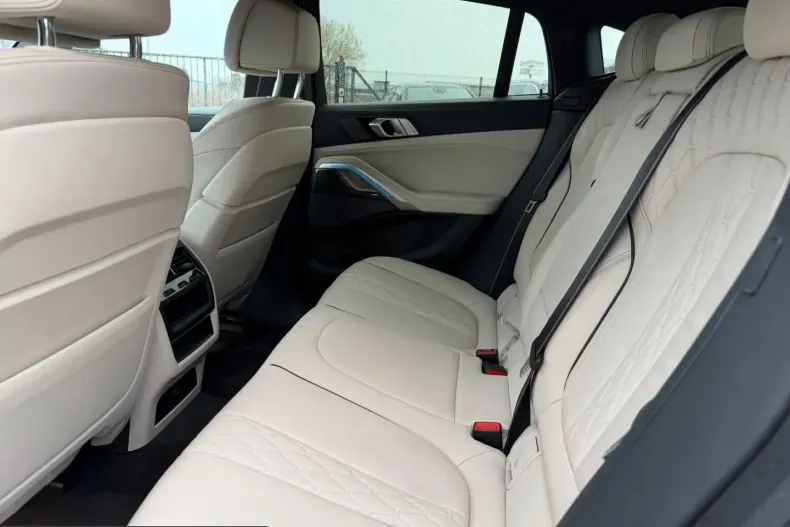 BMW X6 (Seria X) din 2024 cu 64.098 km - oferta BMW210833 - foto 11