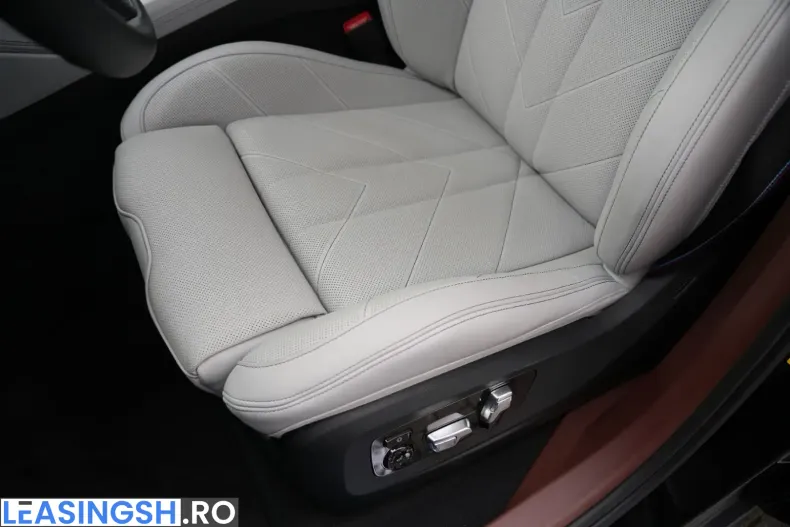 BMW XM (Seria X) din 2023 cu 6.500 km - oferta BMW210836 - foto 47