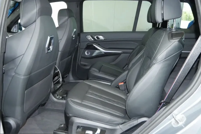 BMW X7 (Seria X) din 2025 cu 11.643 km - oferta BMW210838 - foto 7