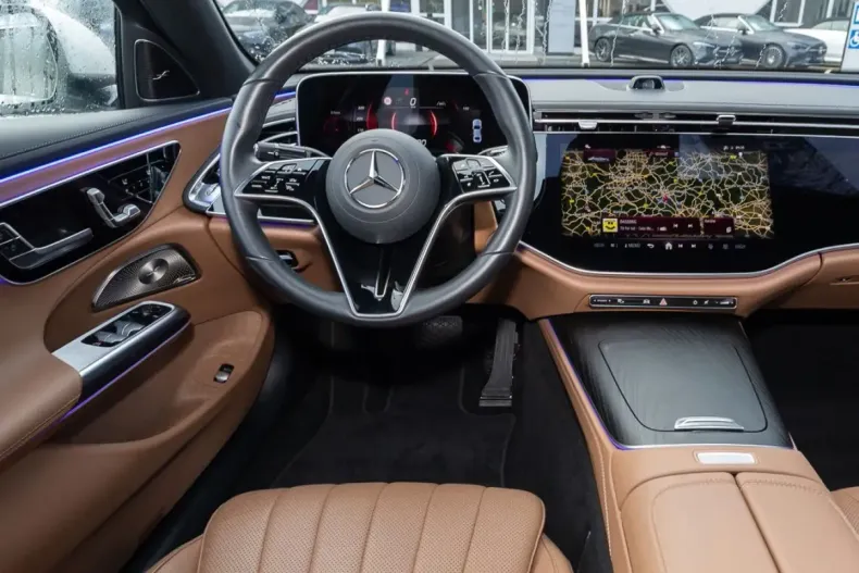 Mercedes-Benz E 200 (Clasa E) din 2024 cu 18.224 km - oferta MER210839 - foto 6