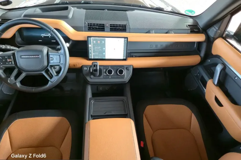 Land Rover Defender din 2024 cu 39.950 km - oferta LAN210854 - foto 12