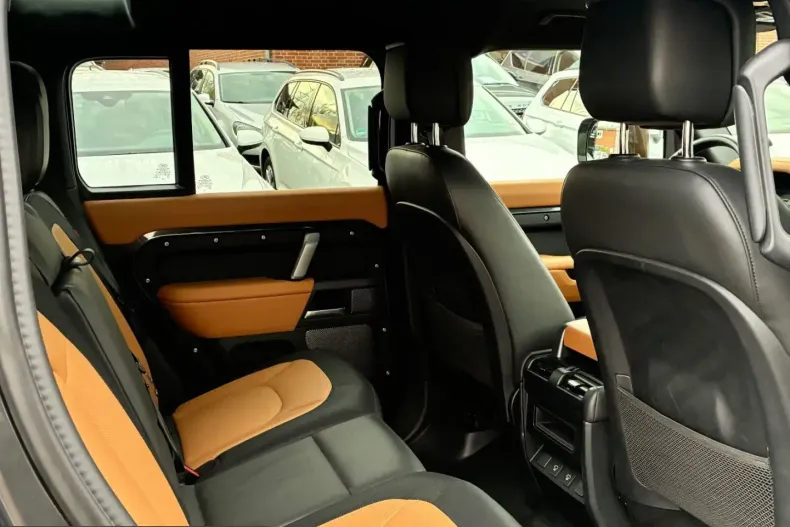 Land Rover Defender din 2024 cu 39.950 km - oferta LAN210854 - foto 14