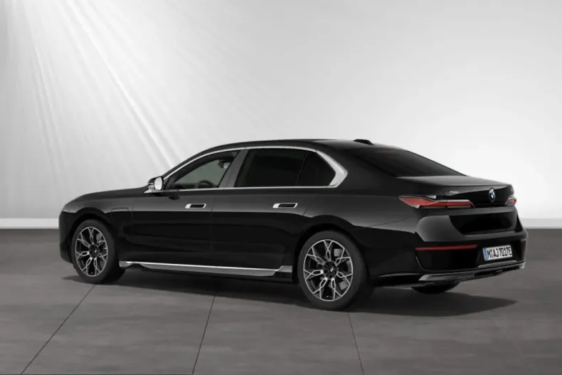 BMW 750 (Seria 7) din 2025 cu 2.700 km - oferta BMW210859 - foto 4
