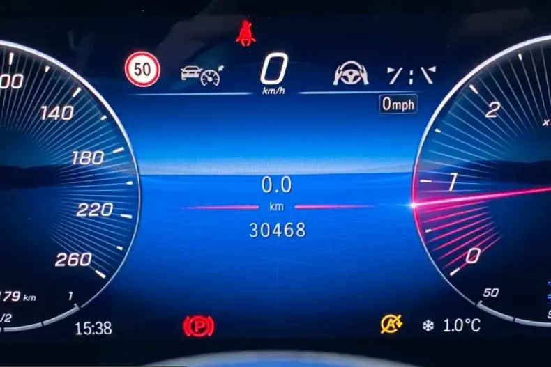 Mercedes-Benz V 300 (Clasa V) din 2024 cu 30.475 km - oferta MER210877 - foto 18