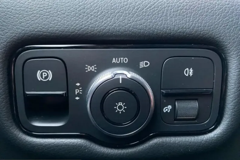 Mercedes-Benz V 300 (Clasa V) din 2024 cu 30.475 km - oferta MER210877 - foto 22