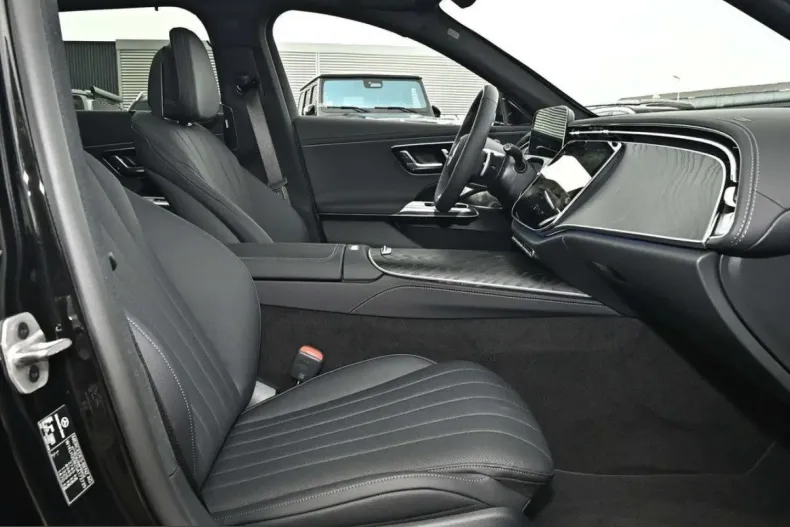 Mercedes-Benz E 450 (Clasa E) din 2025 cu 19.500 km - oferta MER210891 - foto 5