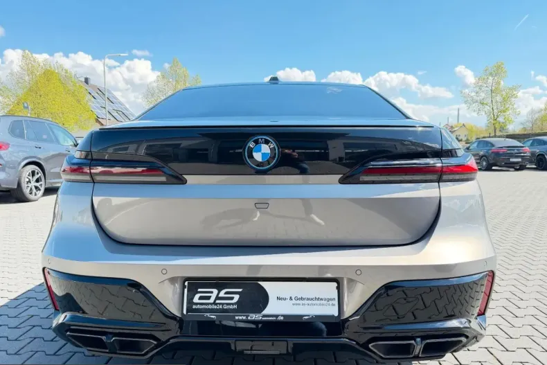 BMW M760 (Seria 7) din 2024 cu 49.896 km - oferta BMW210894 - foto 6