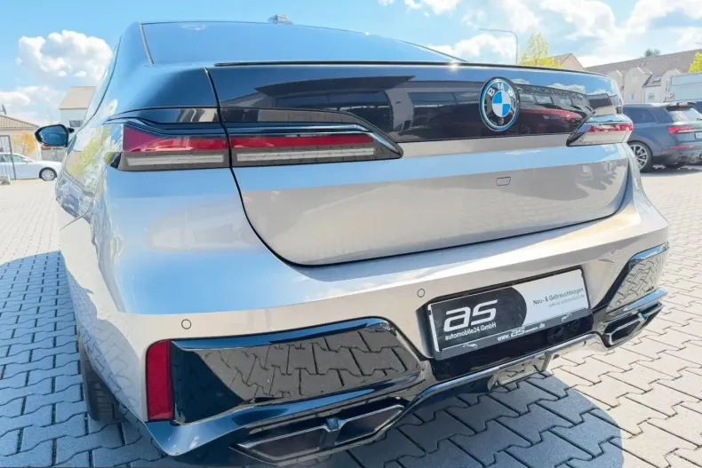 BMW M760 (Seria 7) din 2024 cu 49.896 km - oferta BMW210894 - foto 7
