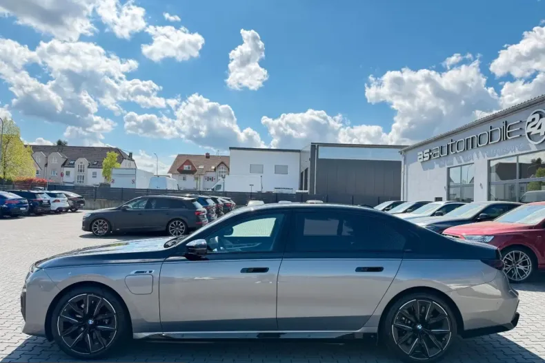 BMW M760 (Seria 7) din 2024 cu 49.896 km - oferta BMW210894 - foto 8