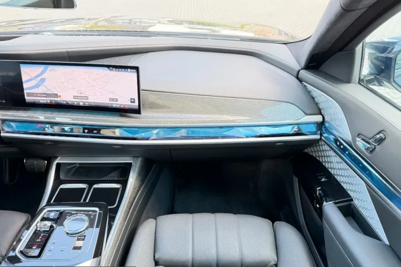 BMW M760 (Seria 7) din 2024 cu 49.896 km - oferta BMW210894 - foto 26