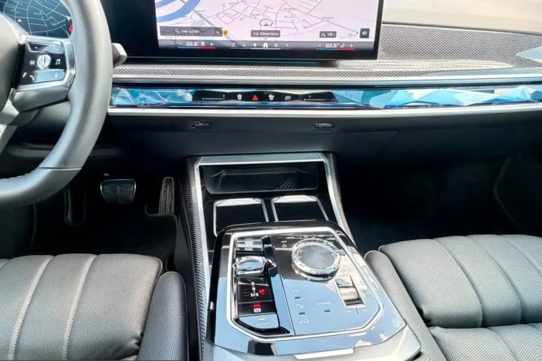 BMW M760 (Seria 7) din 2024 cu 49.896 km - oferta BMW210894 - foto 27