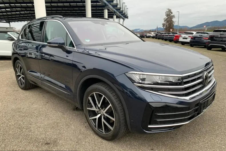 Volkswagen Touareg din 2024 cu 4.644 km - oferta VOL210896 - foto 2