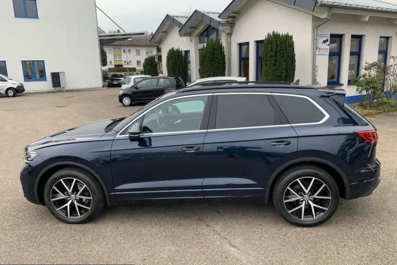 Volkswagen Touareg din 2024 cu 4.644 km - oferta VOL210896 - foto 4