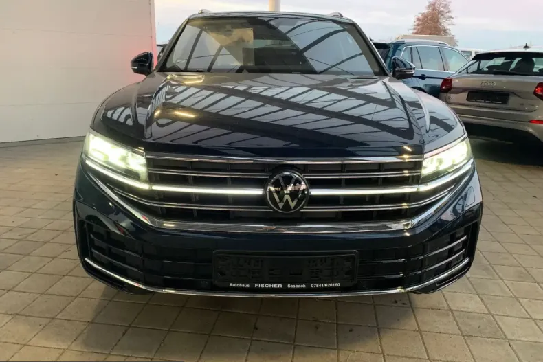 Volkswagen Touareg din 2024 cu 4.644 km - oferta VOL210896 - foto 17