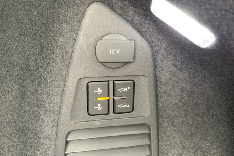 Volkswagen Touareg din 2024 cu 4.644 km - oferta VOL210896 - foto 37