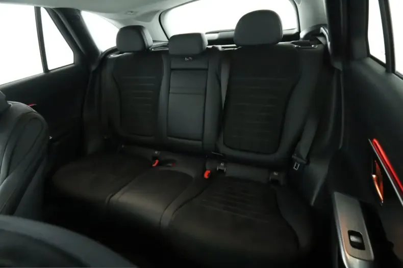Mercedes-Benz GLC 300 (Clasa GLC) din 2022 cu 25.939 km - oferta MER210921 - foto 18