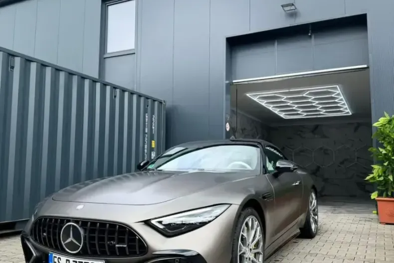 Mercedes-Benz SLR din 2023 cu 3.321 km - oferta MER210927 - foto 3