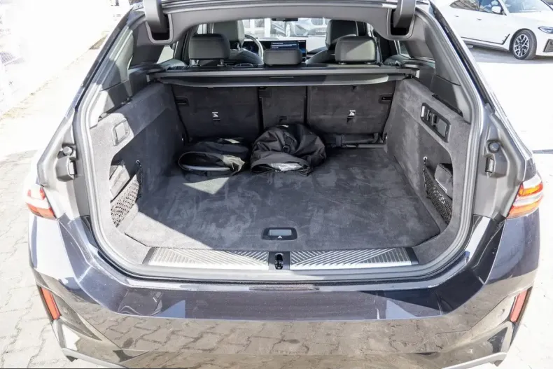 BMW 550 (Seria 5) din 2025 cu 16.200 km - oferta BMW210929 - foto 5