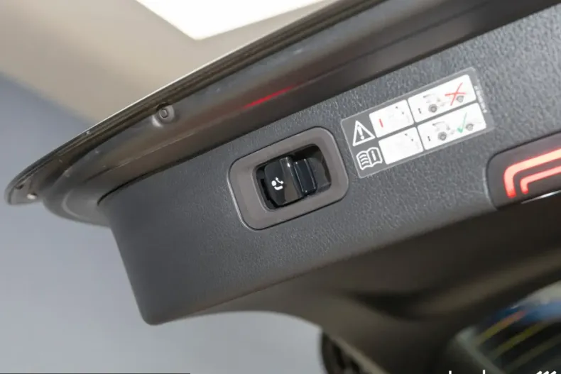 Mercedes-Benz C 43 AMG (Clasa C) din 2023 cu 21.277 km - oferta MER210932 - foto 9