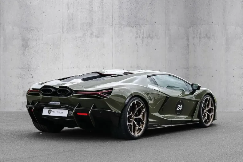 Lamborghini Revuelto din 2025 cu 2.500 km - oferta LAM210936 - foto 3